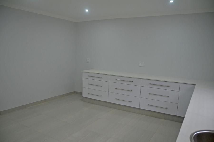 4 Bedroom Property for Sale in Monte Christo Western Cape